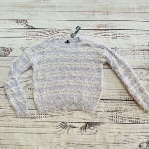 Womens NWT warm& fluffy knit sweater! Size small